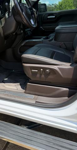 Photo of 2021 White GMC Sierra 1500