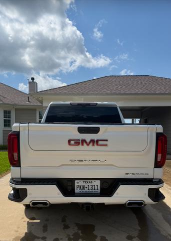 Photo of 2021 White GMC Sierra 1500