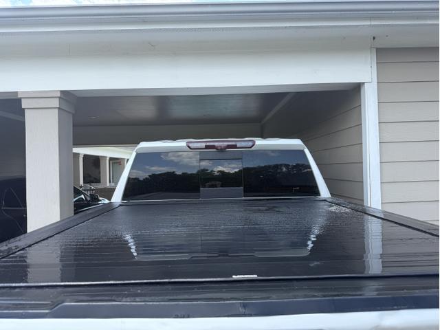 Photo of 2021 White GMC Sierra 1500