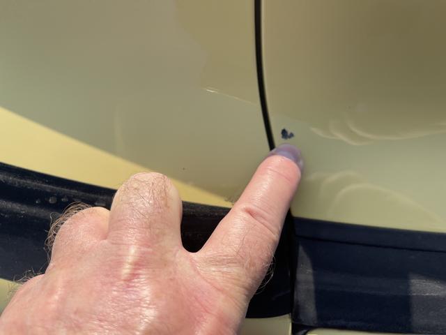 Photo of 2005 Yellow Chrysler Crossfire