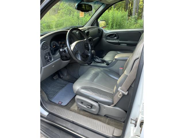 Photo of 2003 White Chevrolet Trailblazer