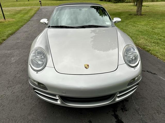 Photo of 2007 Silver Porsche 911