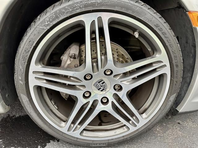 Photo of 2007 Silver Porsche 911