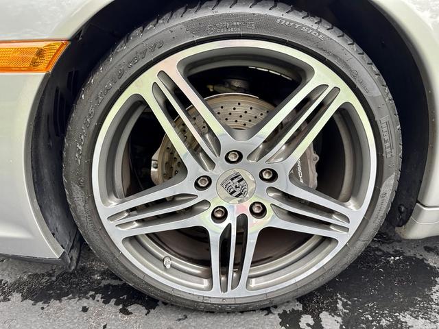 Photo of 2007 Silver Porsche 911
