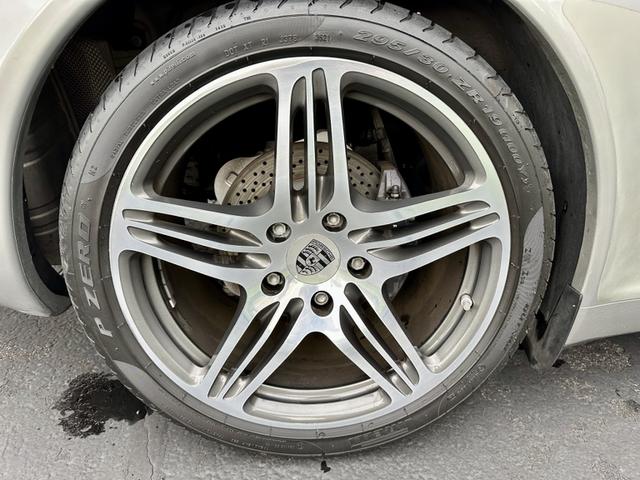 Photo of 2007 Silver Porsche 911