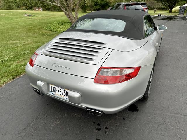 Photo of 2007 Silver Porsche 911