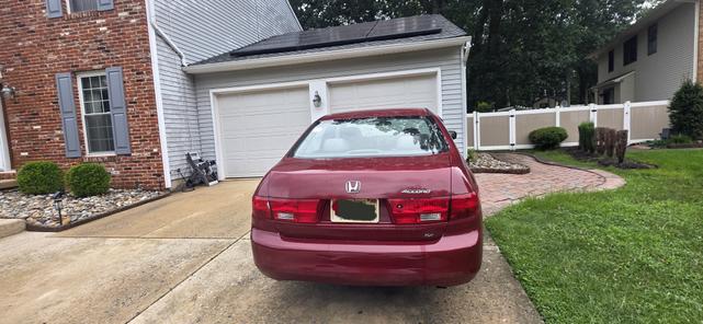 Photo of 2005 Red Honda Accord