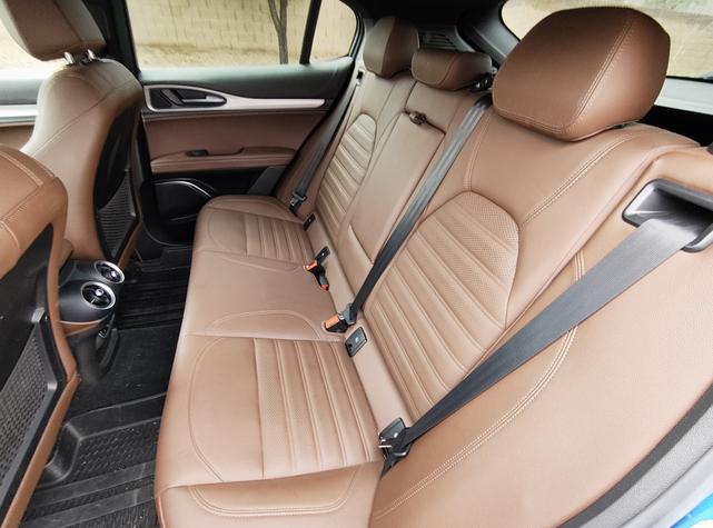 Photo of 2021 Blue Alfa Romeo Stelvio