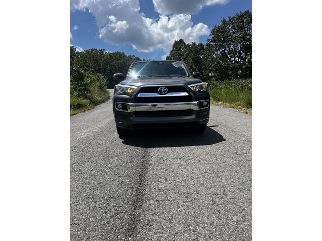 Photo of 2014 Gray Toyota 4Runner