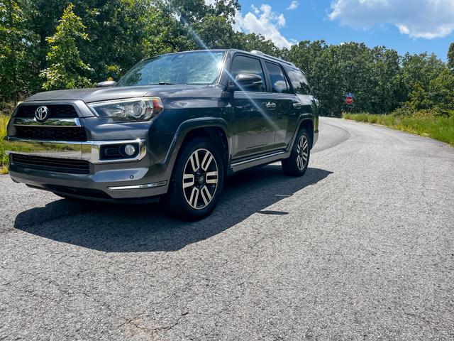 Photo of 2014 Gray Toyota 4Runner