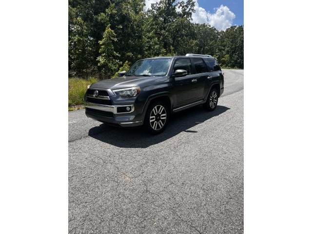 Photo of 2014 Gray Toyota 4Runner