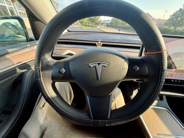 Photo of 2023 Gray Tesla Model Y