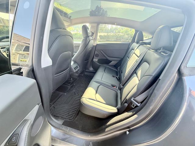 Photo of 2023 Gray Tesla Model Y