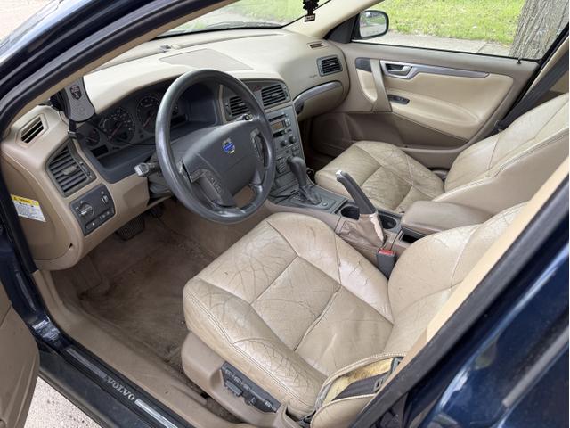 Photo of 2003 Blue Volvo V70