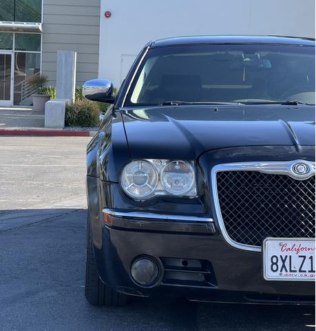 Photo of 2010 Black Chrysler 300C