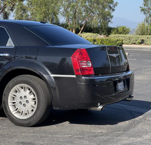 Photo of 2010 Black Chrysler 300C