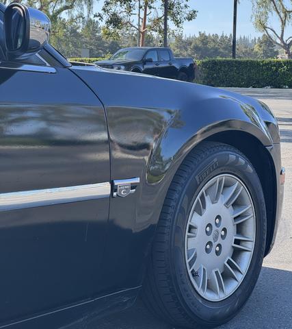 Photo of 2010 Black Chrysler 300C