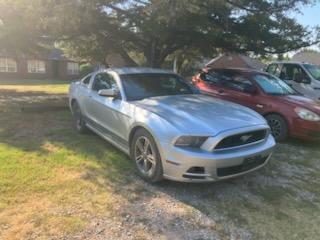 Photo of 2013 Silver Ford Mustang