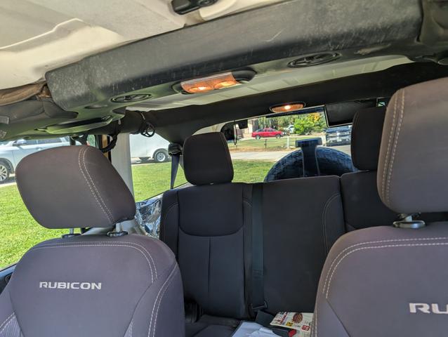 Photo of 2014 Yellow Jeep Wrangler Unlimited