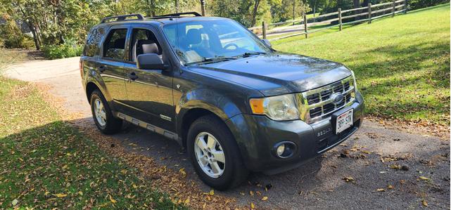 Photo of 2008 Gray Ford Escape