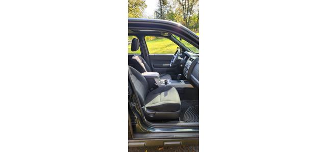 Photo of 2008 Gray Ford Escape