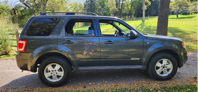 Photo of 2008 Gray Ford Escape