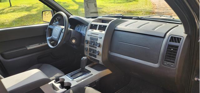 Photo of 2008 Gray Ford Escape