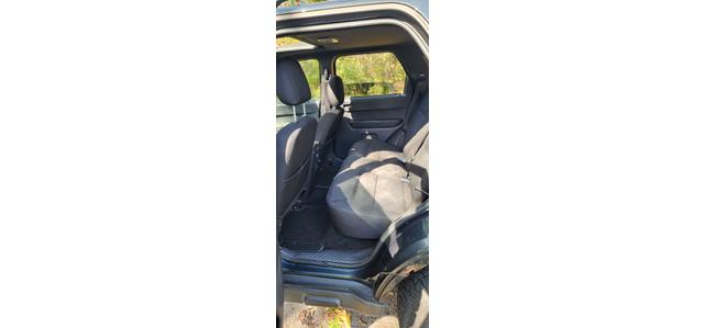 Photo of 2008 Gray Ford Escape