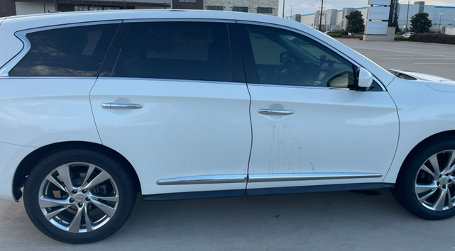 Photo of 2014 White INFINITI QX60