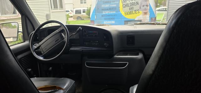Photo of 1996 Blue Ford Club Wagon
