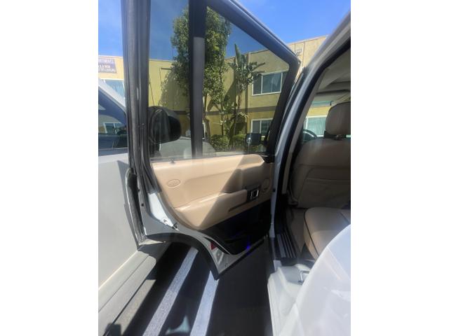 Photo of 2005 White Land Rover Range Rover