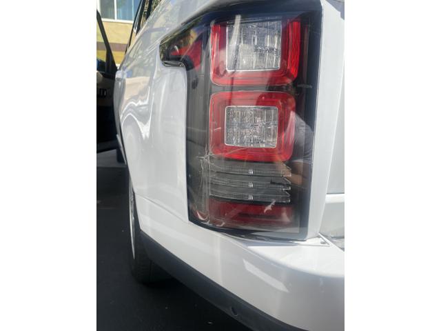 Photo of 2005 White Land Rover Range Rover