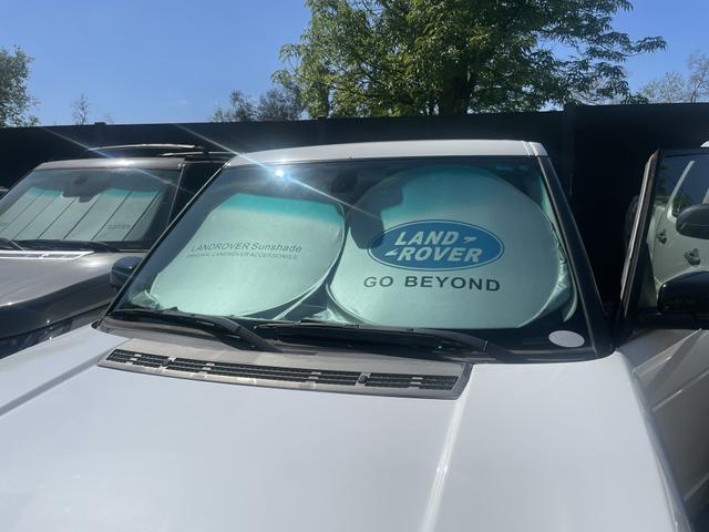 Photo of 2005 White Land Rover Range Rover