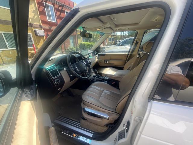 Photo of 2005 White Land Rover Range Rover