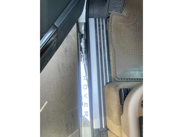 Photo of 2005 White Land Rover Range Rover