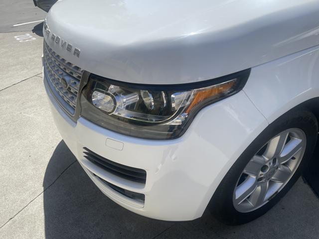 Photo of 2005 White Land Rover Range Rover