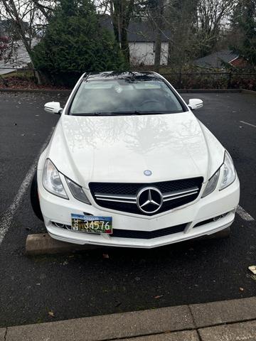 Photo of 2010 White Mercedes-Benz E-Class