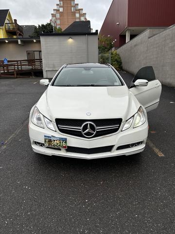 Photo of 2010 White Mercedes-Benz E-Class