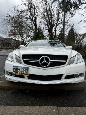 Photo of 2010 White Mercedes-Benz E-Class