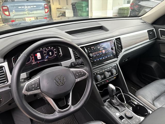 Photo of 2021 Gray Volkswagen Atlas