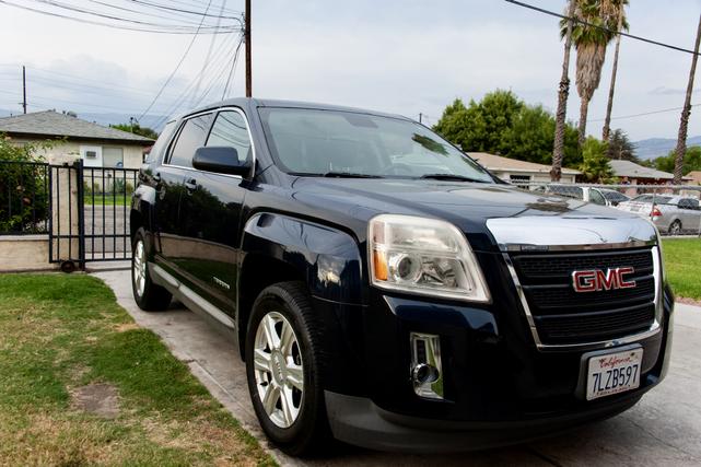 Photo of 2015 Blue GMC Terrain