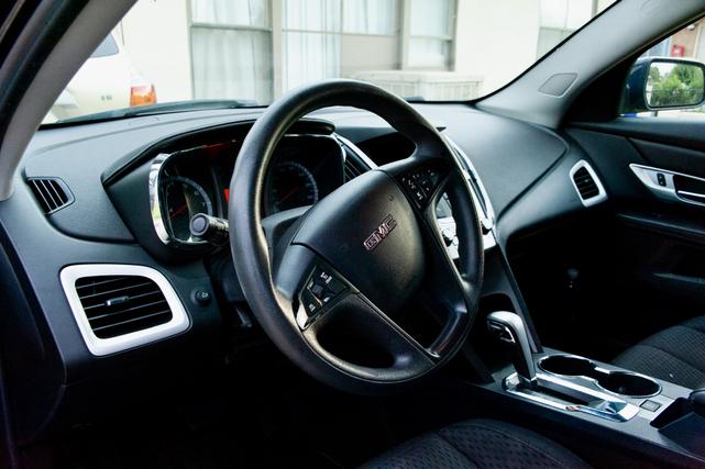 Photo of 2015 Blue GMC Terrain