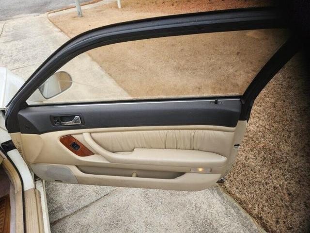 Photo of 1995 White Acura Legend