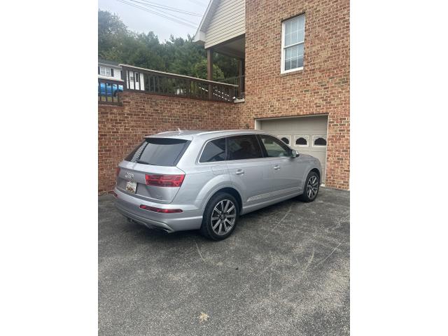 Photo of 2017 Silver Audi Q7