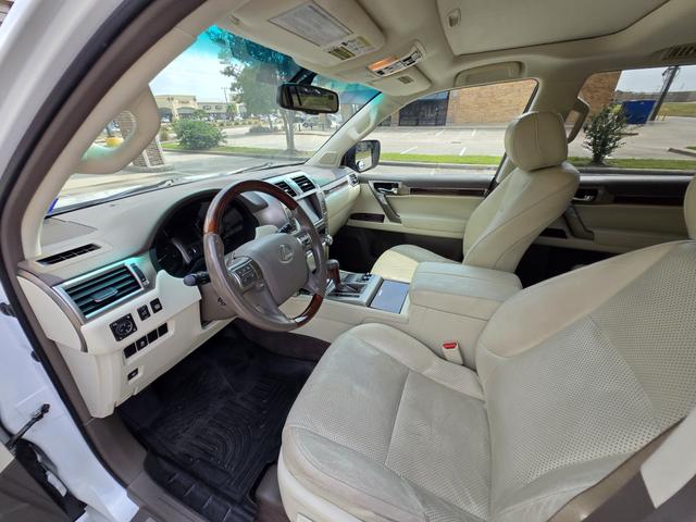 Photo of 2010 White Lexus GX 460