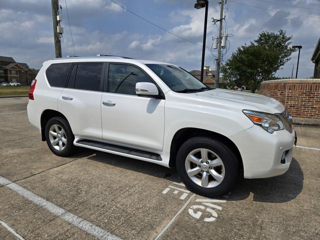 Photo of 2010 White Lexus GX 460