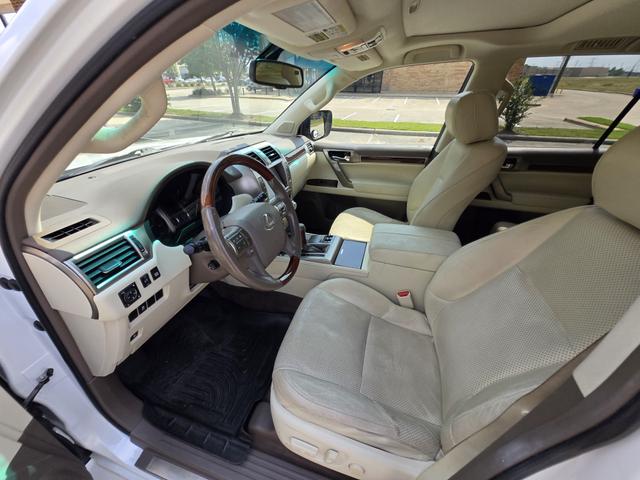 Photo of 2010 White Lexus GX 460