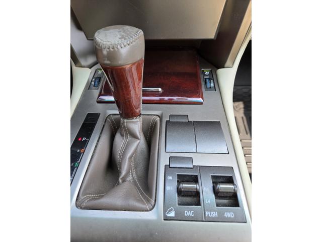 Photo of 2010 White Lexus GX 460