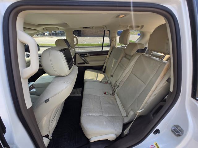Photo of 2010 White Lexus GX 460
