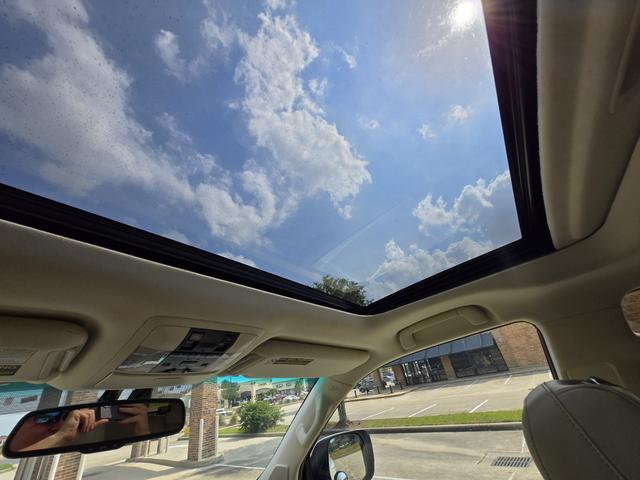 Photo of 2010 White Lexus GX 460